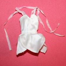 Robe blanche pour poupée