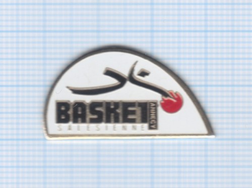 Pin basket salésienne - pin’s,
