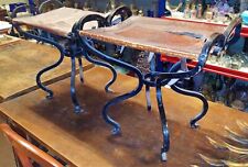 PAIRE DE TABOURETS. FER FORGE