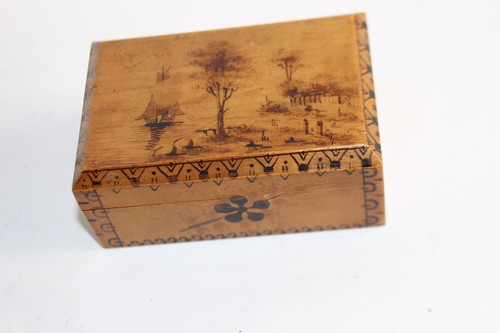 Boite timbres bois peint lac - a,
