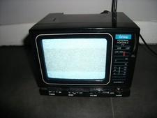 téléviseur vintage noir et