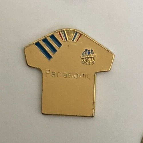 Pin football o m - pin's, o.m