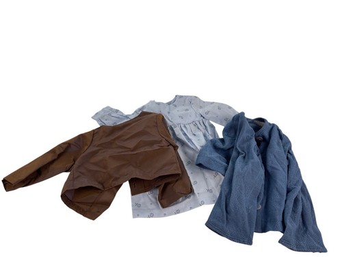 Lot vêtements poupée - lot,