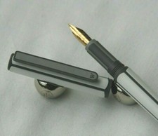 VINTAGE ET MYTHIQUE STYLO PLUME WATERMAN ANNEES 80/90 NEUF DE STOCK H210J10