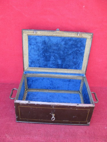 Boite coffre fort ancienne - boite,