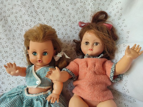Deux poupées bella - bella,