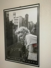  TABLEAU AFFICHE CINEMA 93X62 DE MARILYN MONROE AU BALCON À NEW YORK PRISE 1955