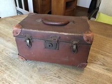 Jolie valisette ancienne en carton et métal