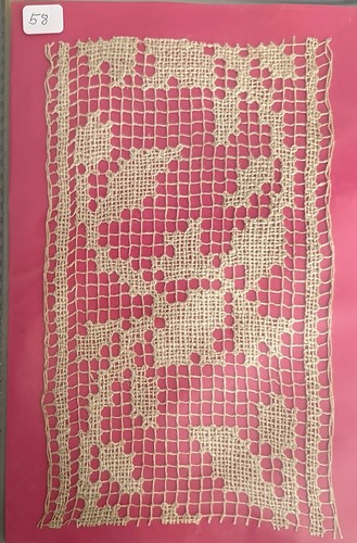 Dentelle ancienne sur - dentelle,