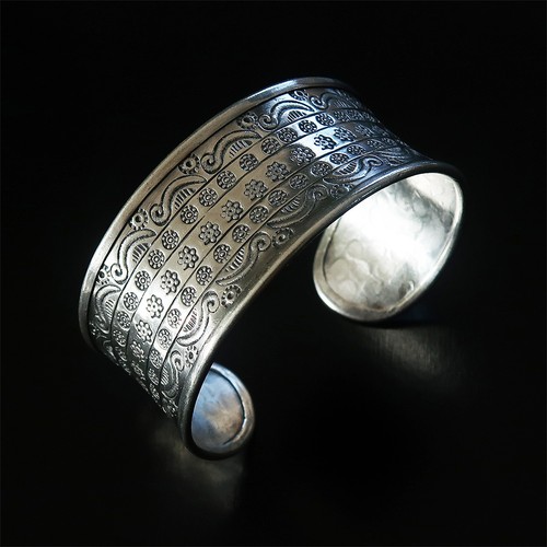 Bracelet ethnique manchette