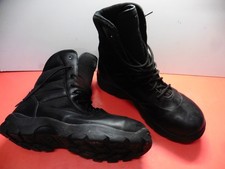 Lot 4 - paire de chaussures de sécurités MAGNUM -  Taille  44