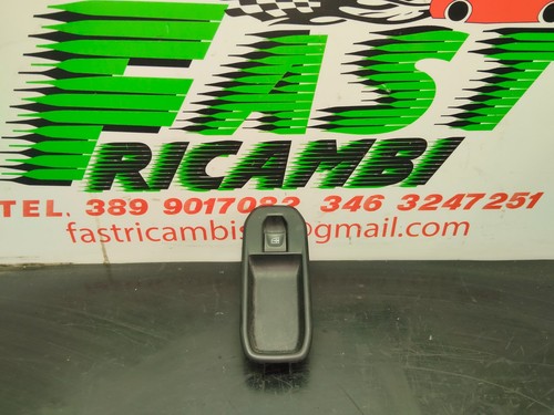 Bouton levage avant droit - avant,