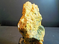 MINÉRAUX. ORPI MENT GRENU & CRISTAUX SUR STIBINE. Rhône-Alpes, France. Géologie