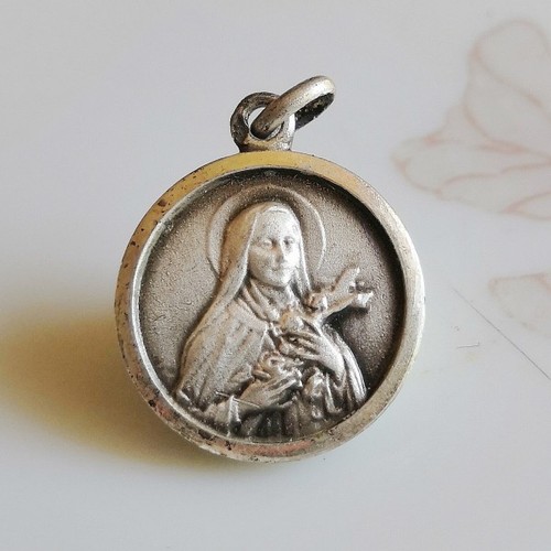 Ancienne medaille pendentif