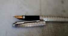 STYLO PLUME PARKER 75 PL. ARGENT ECOSSAIS - PLUME EN OR MASSIF 18 CARATS - RARE