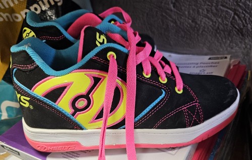 Chaussures roulettes heelys - a,