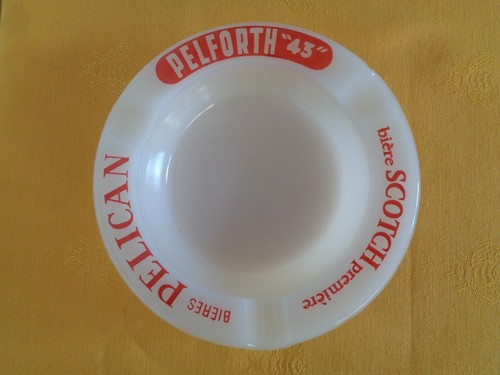 Cendrier opaline blanc nacré
