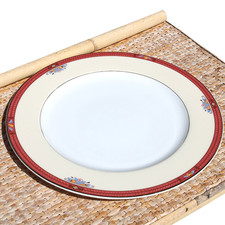 Assiette plate en porcelaine