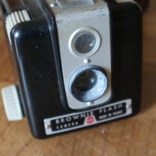 appareil photo ancien vintage BROWNIE KODAK pour film 620