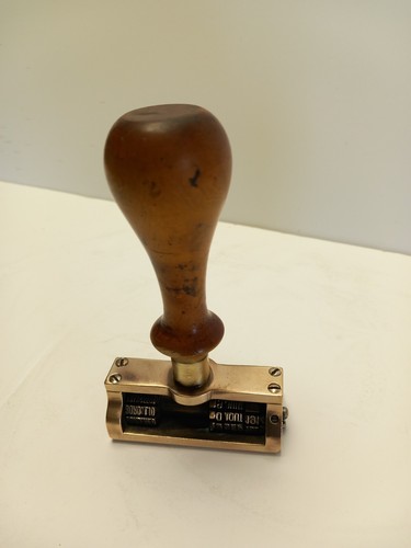 Ancien tampon encreur - , en