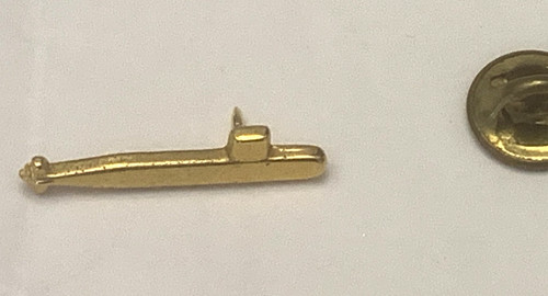 Pin sous marin redoutable - pin's,