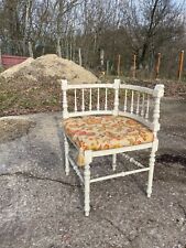 Chaise d'angle paille et bois peint + coussin