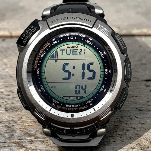 Montre solaire robuste