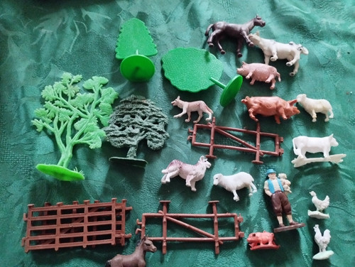 Lot figurine en plastique - de,
