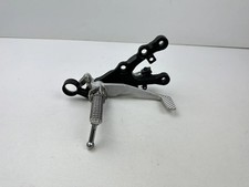 PLATINE REPOSE PIED DROITE YAMAHA YZF-R6 2017-2022