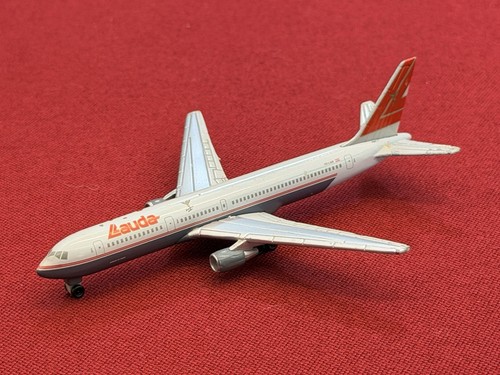 Maquette avion métal lauda - maquette,