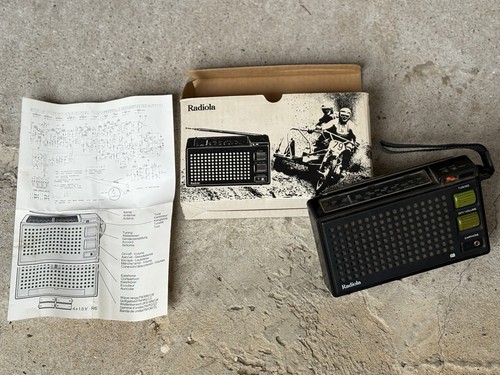 Radio vintage radiola modèle - vintage,
