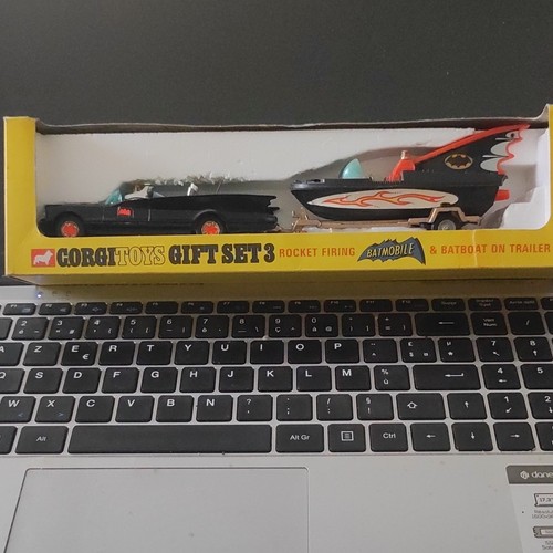 Corgi toys gift set - toys, 3