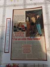 AUTOGRAPHE DE BRIGITTE LAHAIE / COUPURE DE PRESSE COLLEE / BRISTOL 21 x 29,7 cm