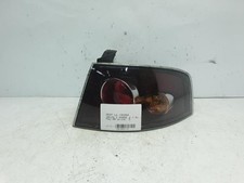 Feu arriere principal droit