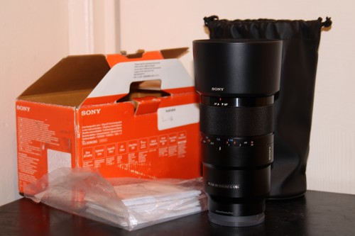 Sony 90mm macro g oss - f/2.8,