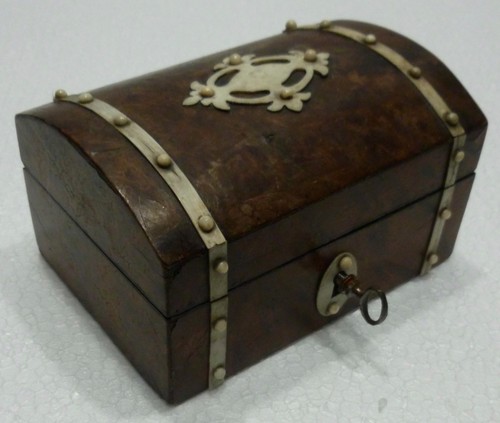Beau ancien coffret à - beau,