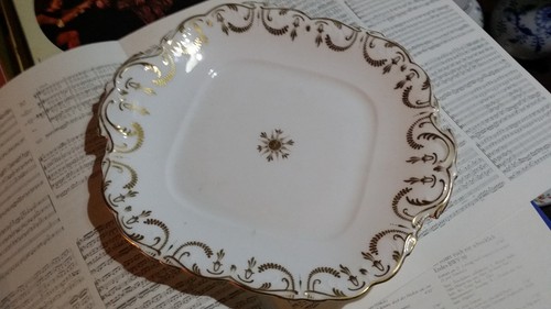 Plat dessert en - , porcelaine