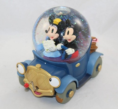 Snow globe musical voiture