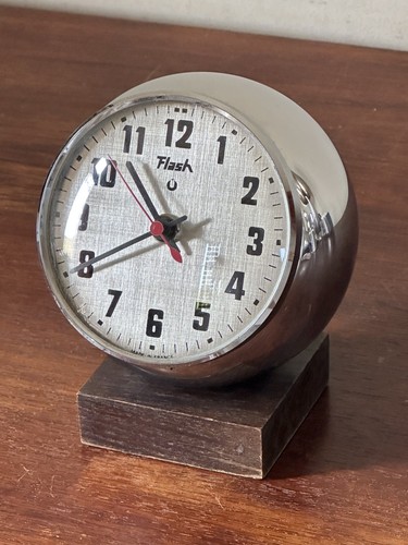 Horloge boule flash - flash, vintage