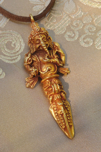 Pendentif phurba amulet or - pendentif,