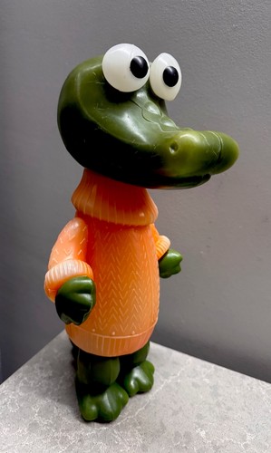 Jouet ancien pour - , poupée