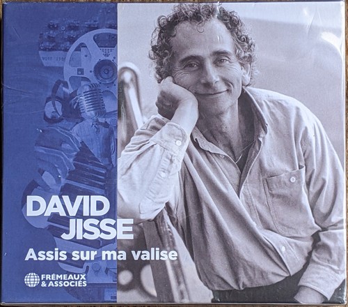 Assis sur valise david - ma,