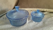 Tupperware 2 jolie boîte ronde vitrine bleu ciel pour salle de bain ou a bonbon 