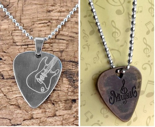 Collier pendentif médiator