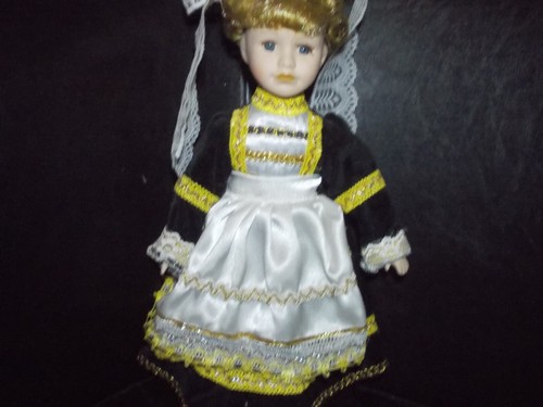 Poupée porcelaine - en,