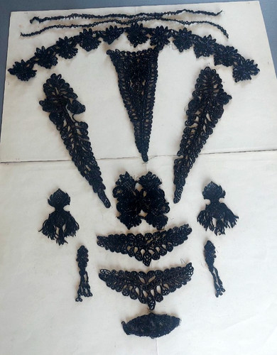 Ancienne broderie perles - broderie,