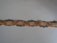 DENTELLE  DE CALAIS DESSEILLES BRODE / TULLE CAFE  25MM   vendu au mètre