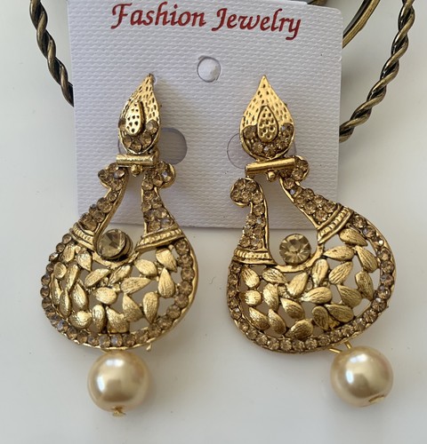 Ensemble boucles oreilles - ensemble, d'oreilles