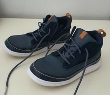 Clarks Décontracté Bottines Nuage Air Rrr UK 11 US 11.5 Ue 29 Enfants Chaussures