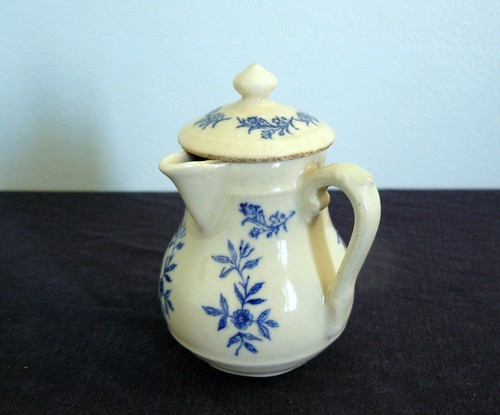 Petite cafetière bec coté - bec,